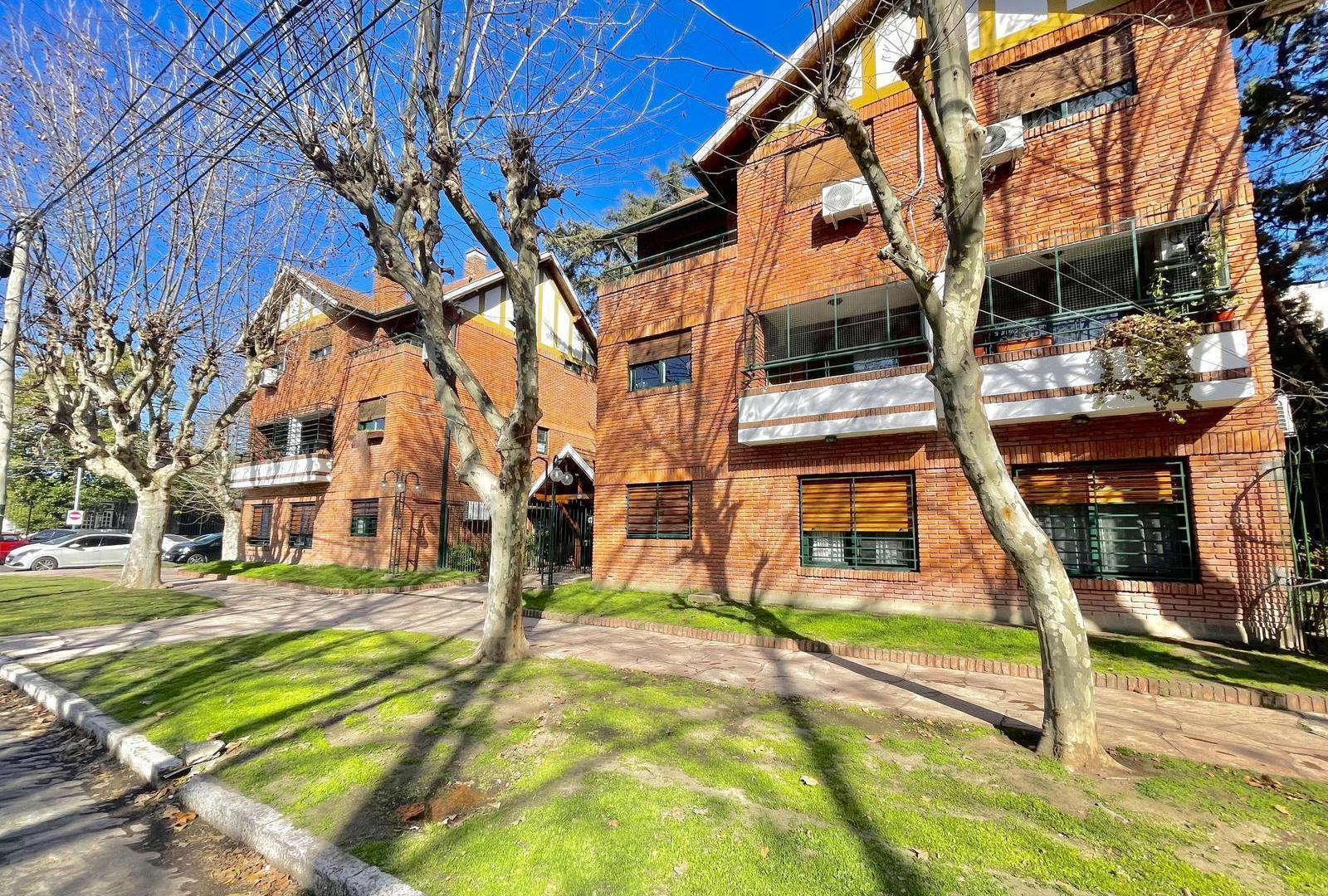 Venta departamento 3 ambientes Banfield Este