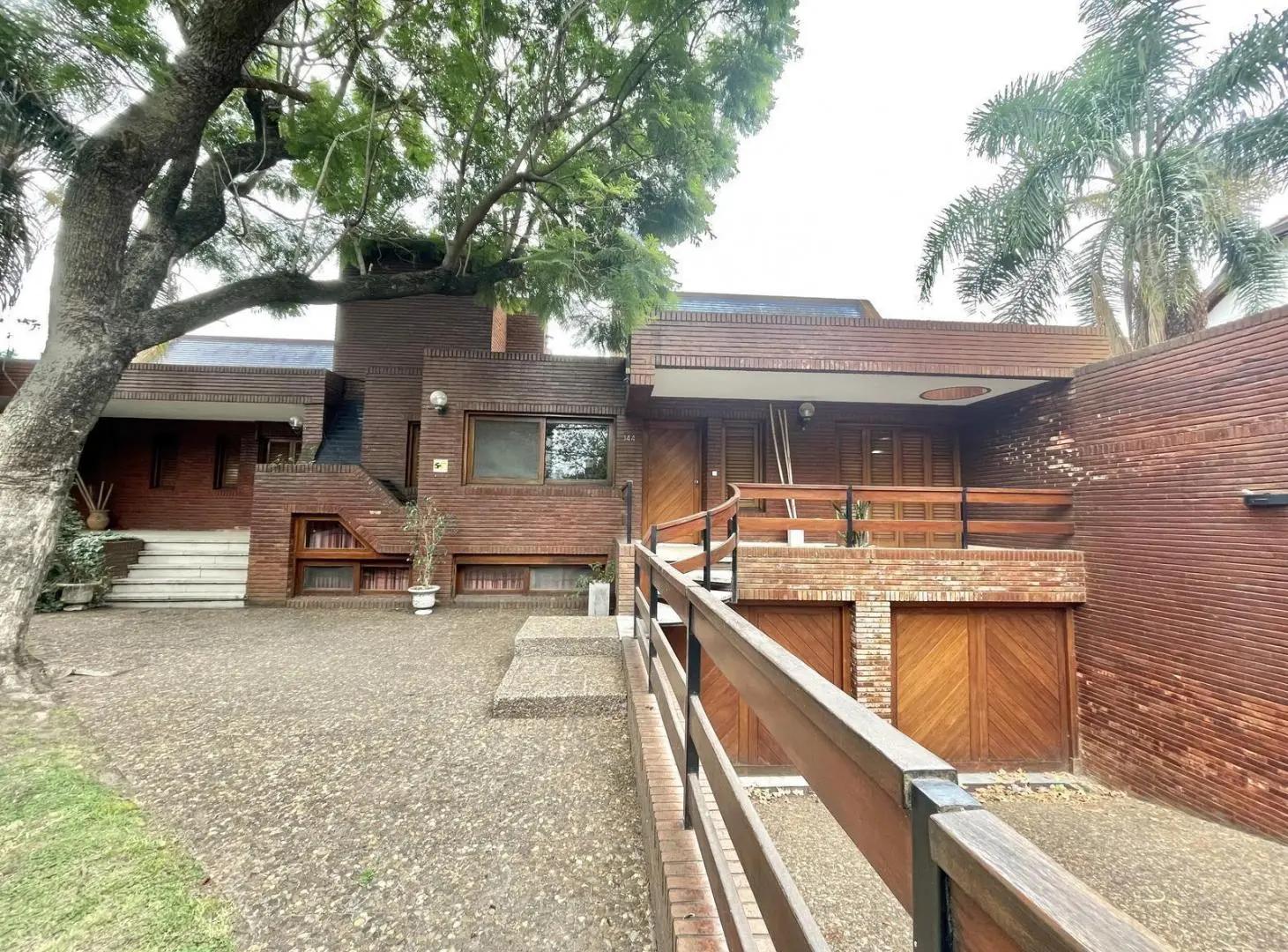 Casa 6 ambientes en Lomas este 3