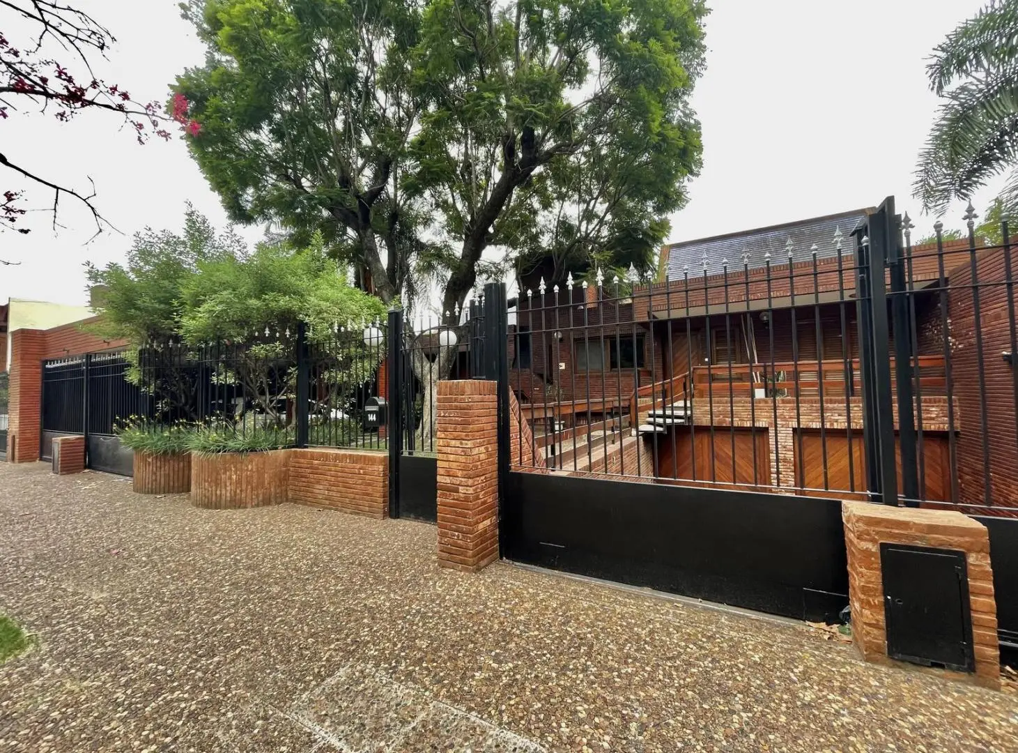 Casa 6 ambientes en Lomas este 5