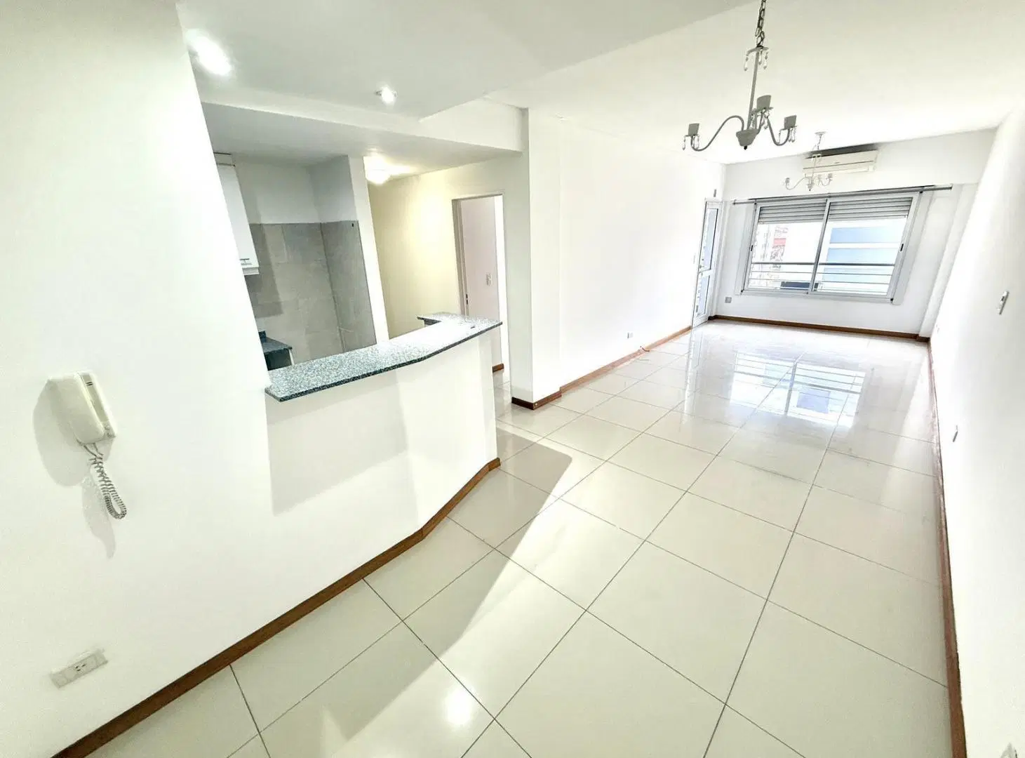 Departamento 2 ambientes en Alquiler centro de Banfield Este a metros de la Estación 4