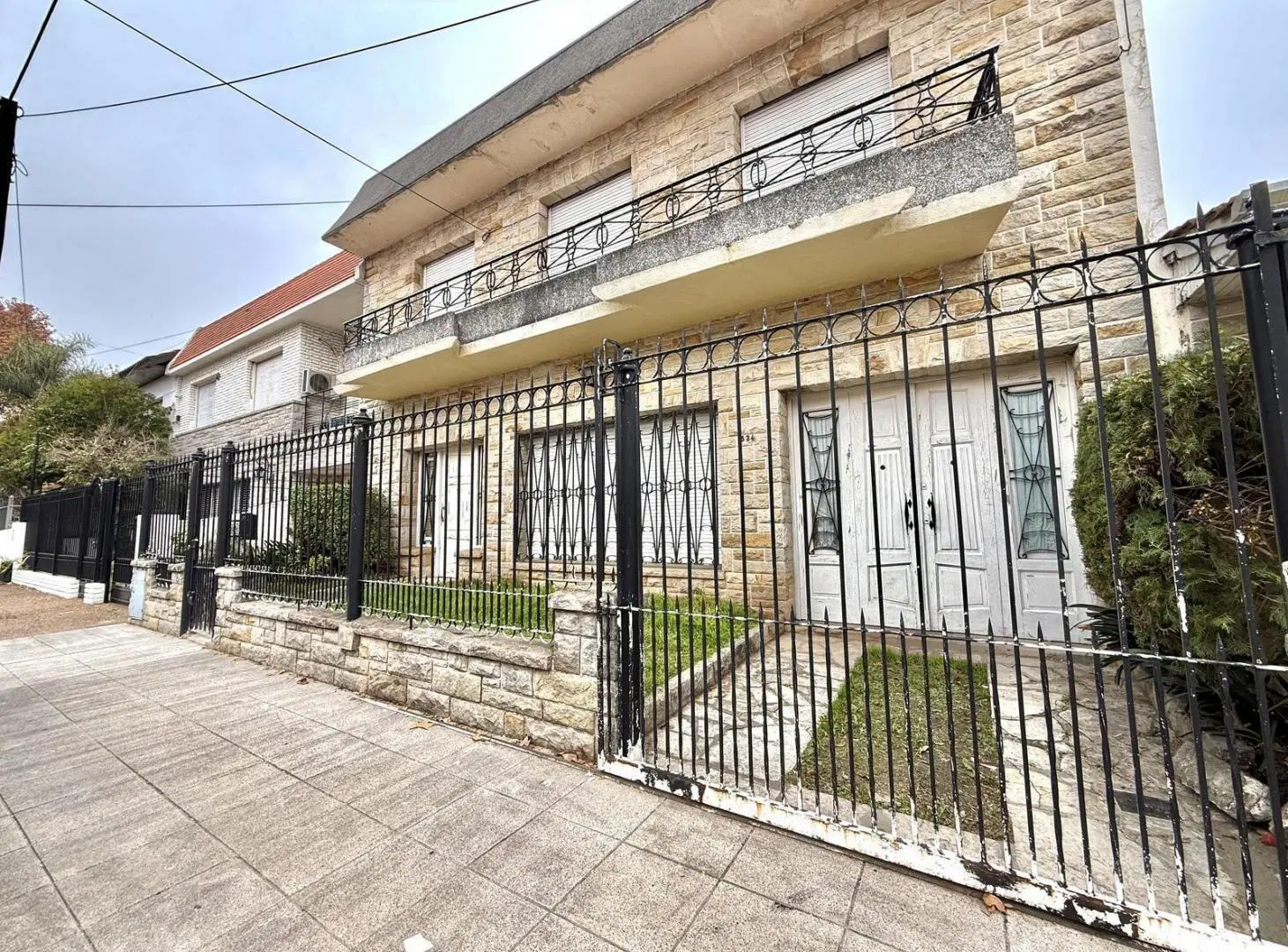 Casa 5 ambientes con jardin y cochera 5
