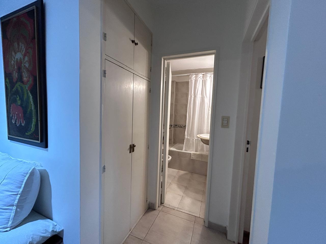 Foto de Todo lo que Buscás en un 2 Ambientes: Luminosidad, Cochera y Excelente, imagen 2
