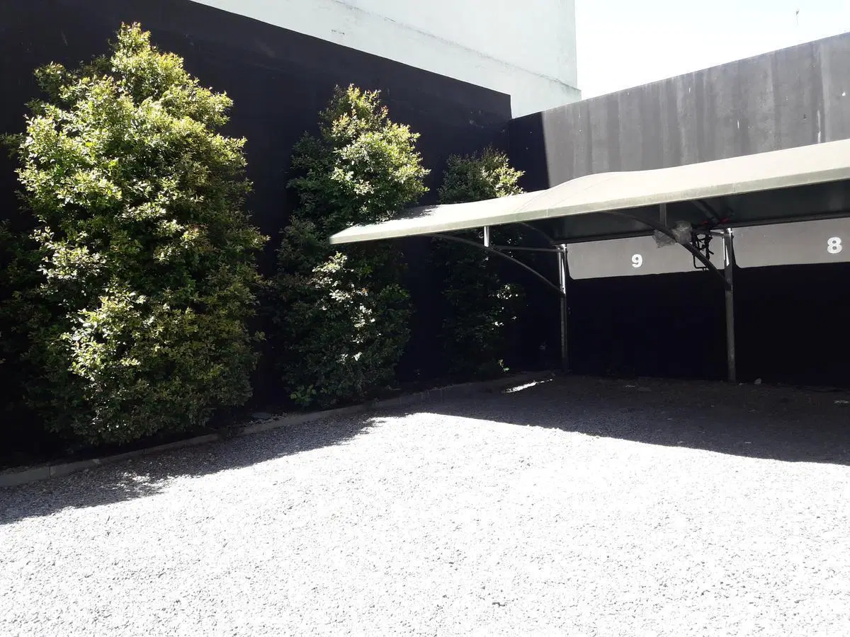 Cochera semicubierta - Banfield Oeste Centro 5