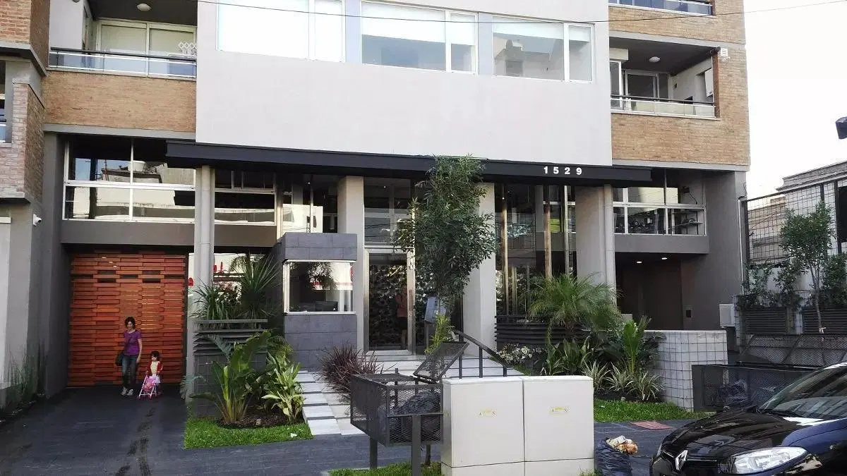 Cochera semicubierta - Banfield Centro 2