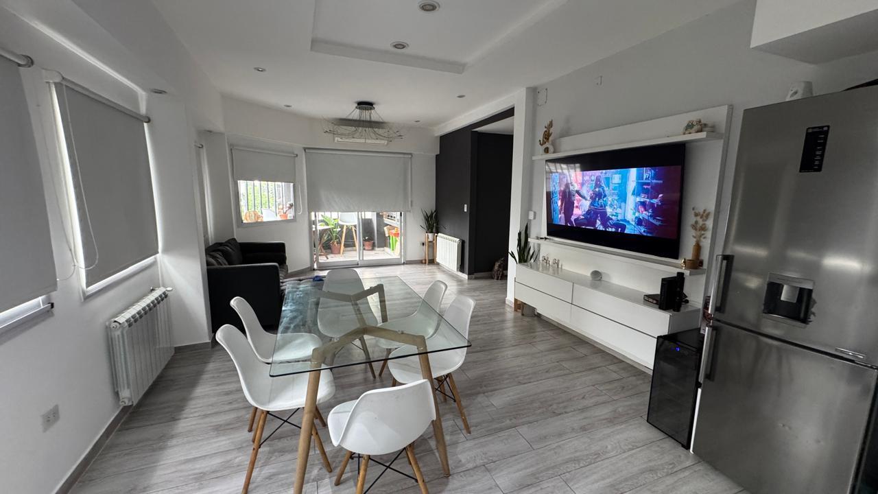 Foto de AMPLIO DEPARTAMENTO RECICLADO A NUEVO | TERRAZA PROPIA | SIN EXPENSAS, imagen 4