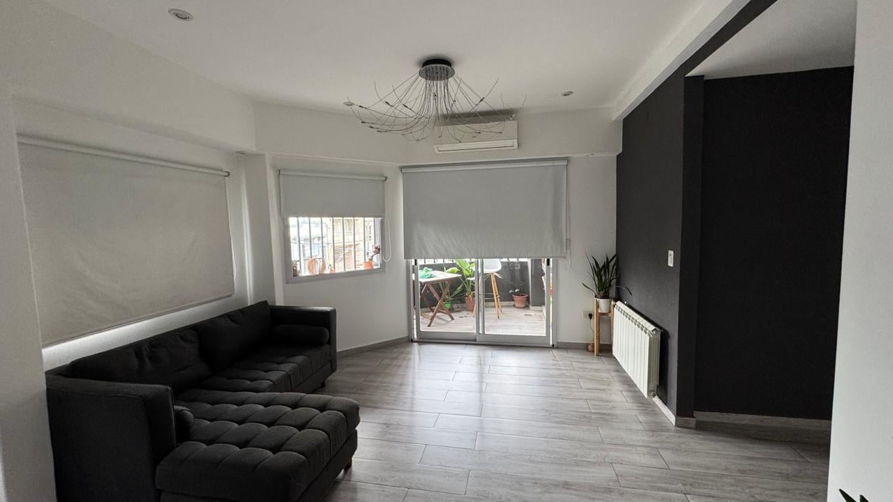 Foto de AMPLIO DEPARTAMENTO RECICLADO A NUEVO | TERRAZA PROPIA | SIN EXPENSAS, imagen 3