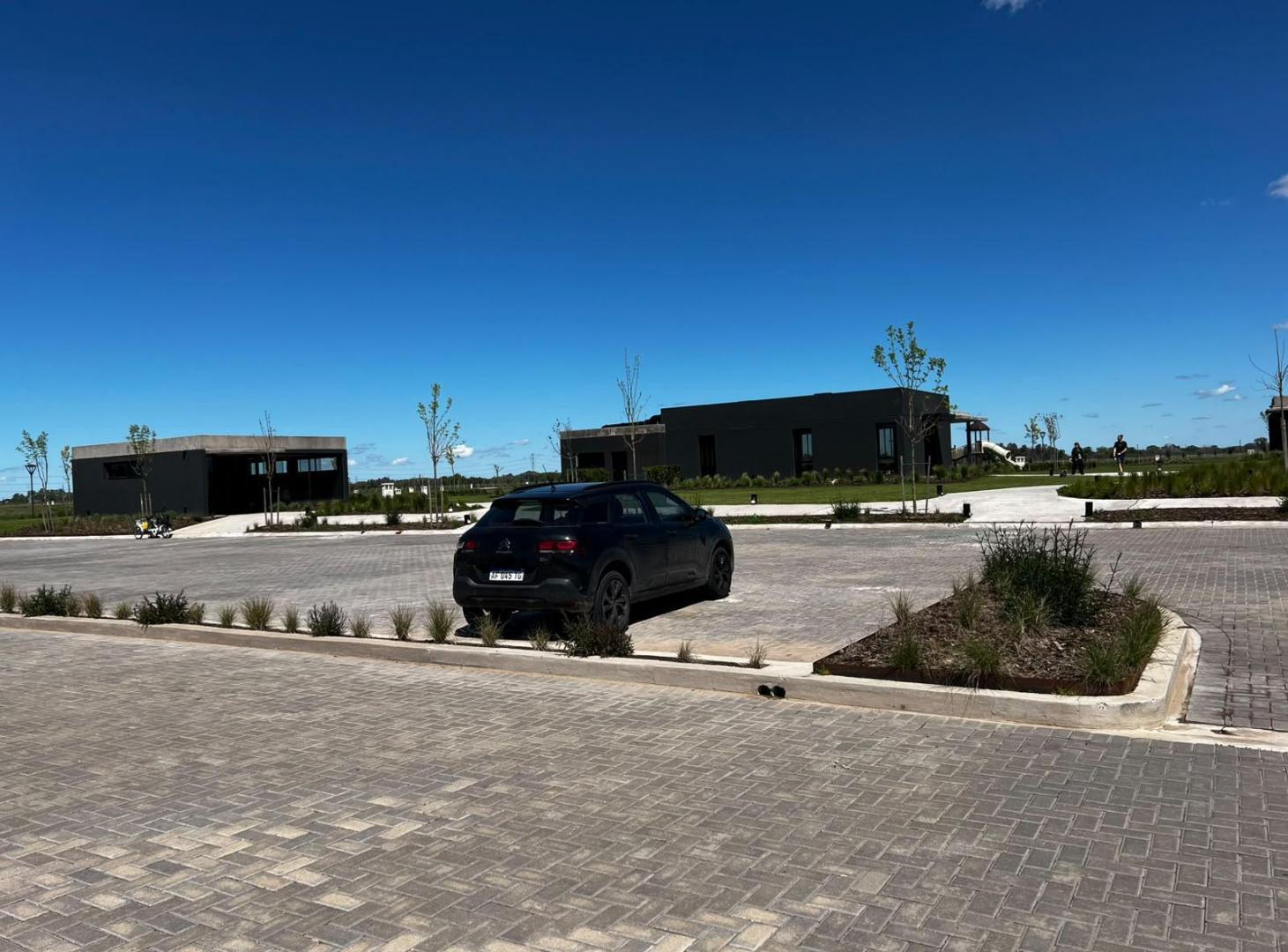 Foto de Lote en Barrio Cerrado Damasia al sur - cercano al polo industrial, imagen 1