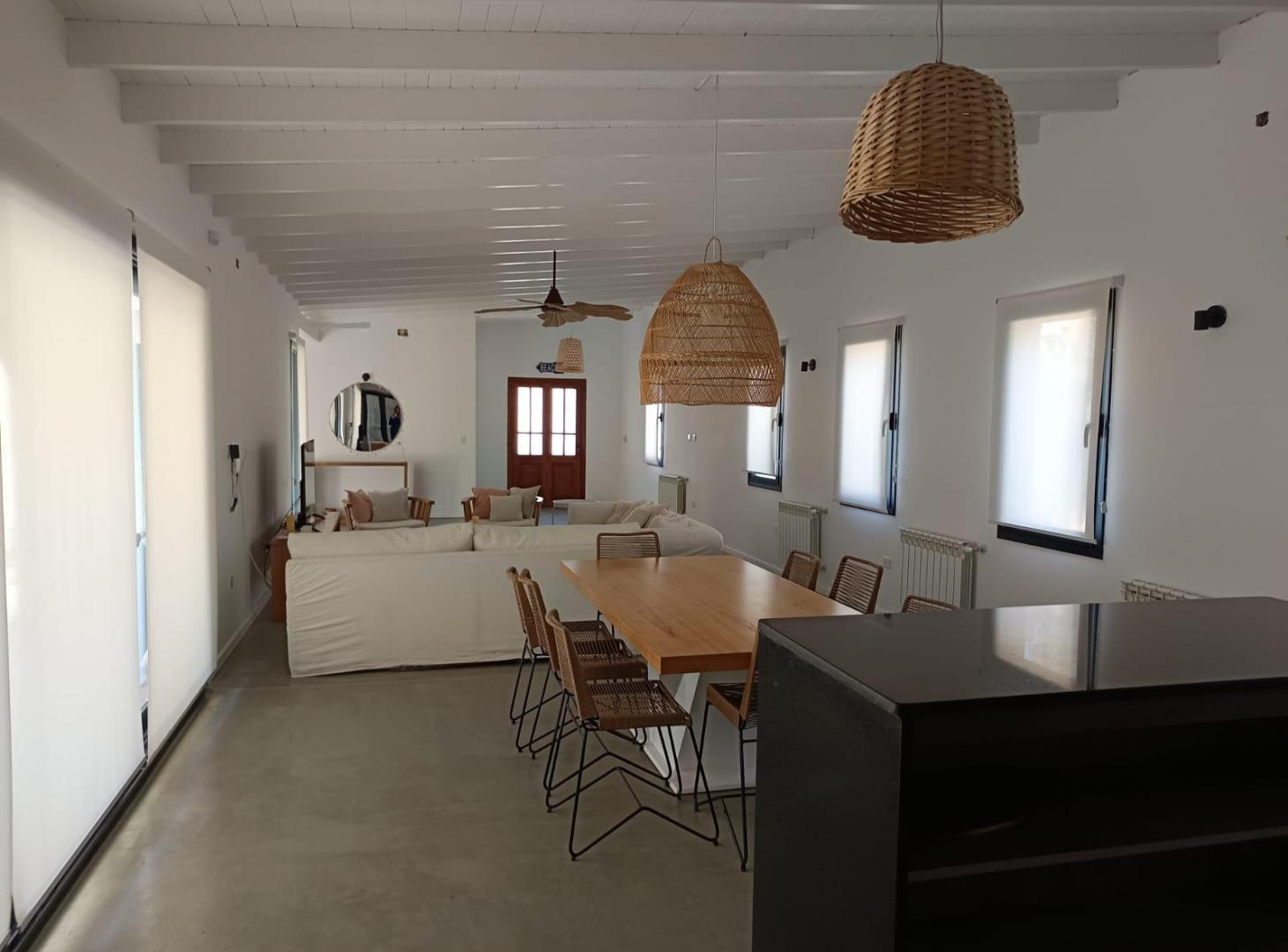 Casa con pileta en el bosque de Dunamar