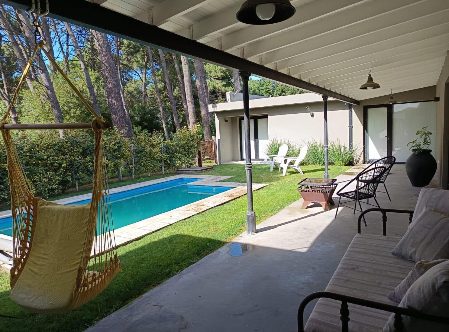 Foto de Casa con pileta en el bosque de Dunamar, imagen 2