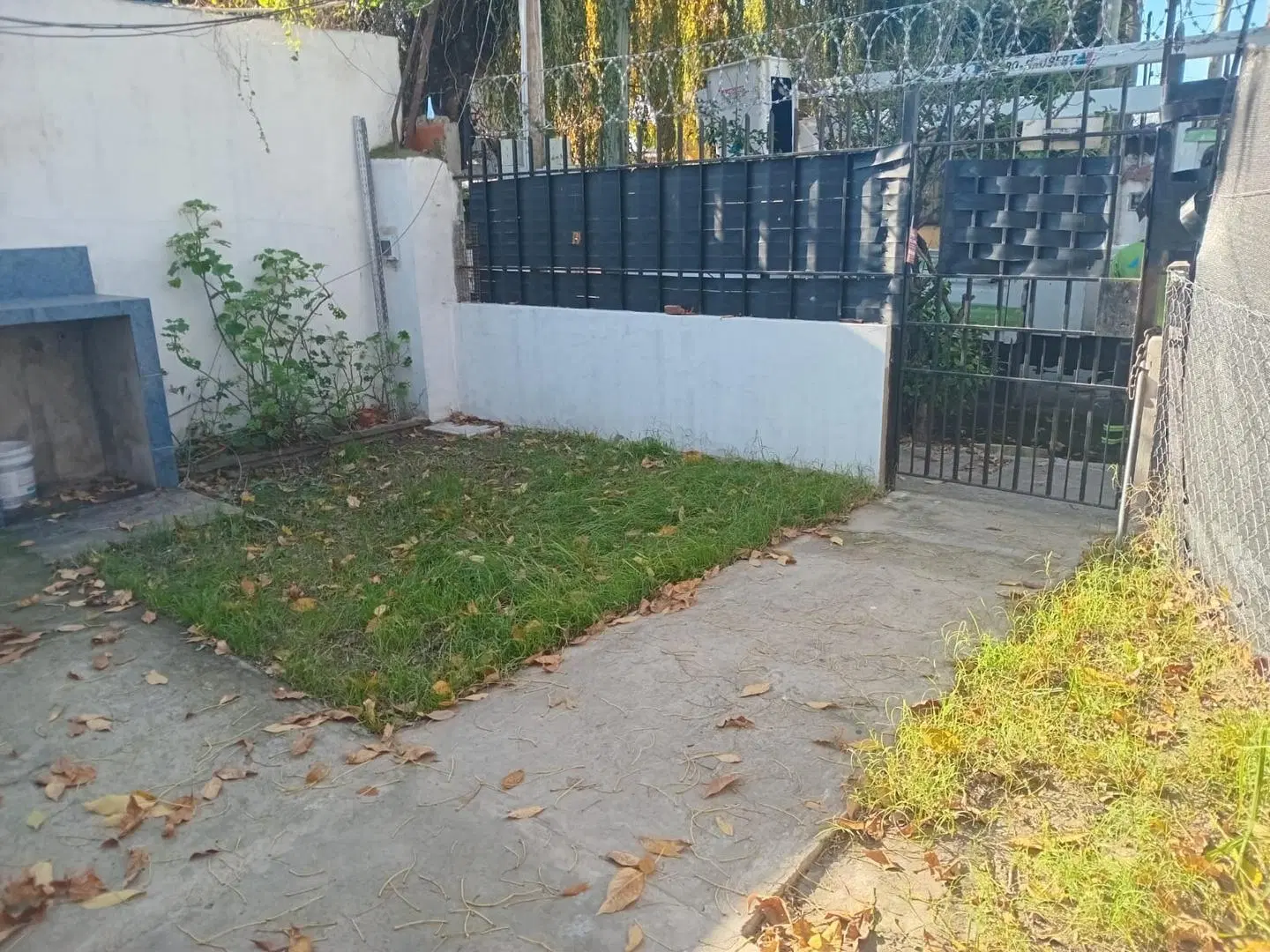 2 ambientes en buen estado, con jardin y lavadero 1