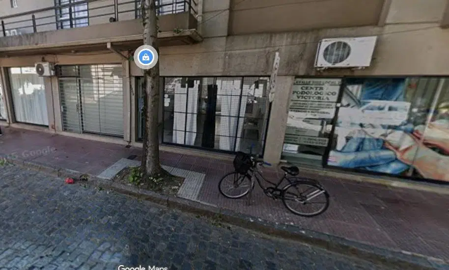 Local en venta, frente a estación de Victoria 4