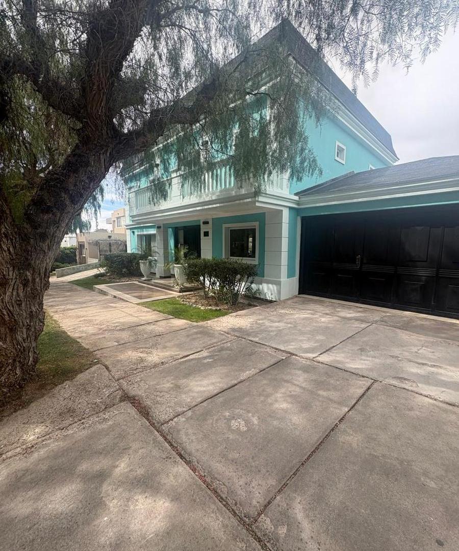 Casa en Barrio Dalvian