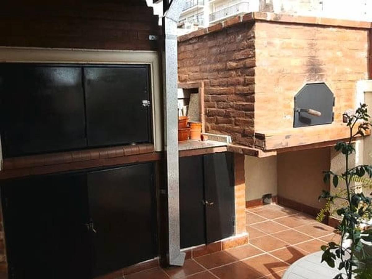 Casa 4 Ambientes - Garage - 4 Baños - Quincho Terraza - Parrilla - Excelente! 4