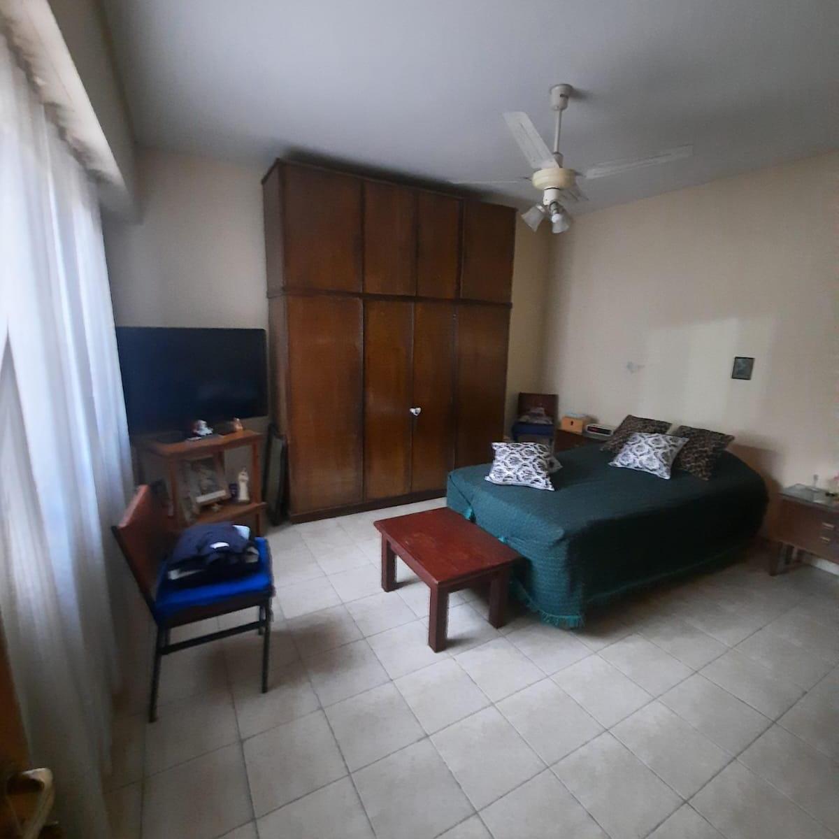 Foto de CASA LOTE PROPIO - IDEAL 2 FAMILIAS - Villa Pueyrredón -, imagen 2