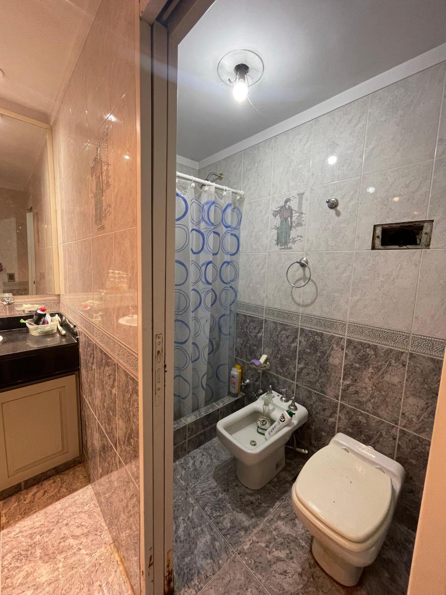 Excelente Casa 8 Ambientes - Fondo Libre - Quincho - Dependencia 4