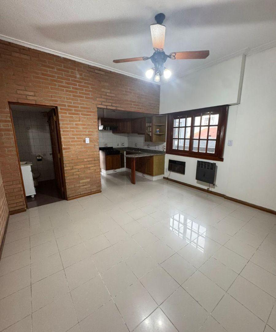 PH 4 AMBIENTES EN ALQUILER SIN EXPENSAS – 3 DORMITORIOS, PATIO Y GRAN TERRAZA PROPIA