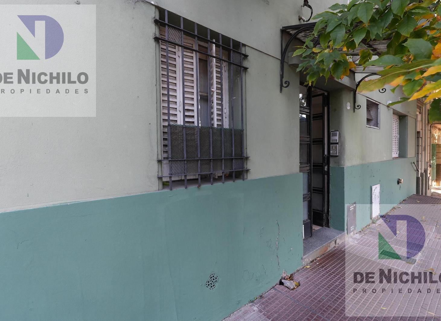 VENTA PH EN ESQUINA DE 3 AMBIENTES EN LA BOCA