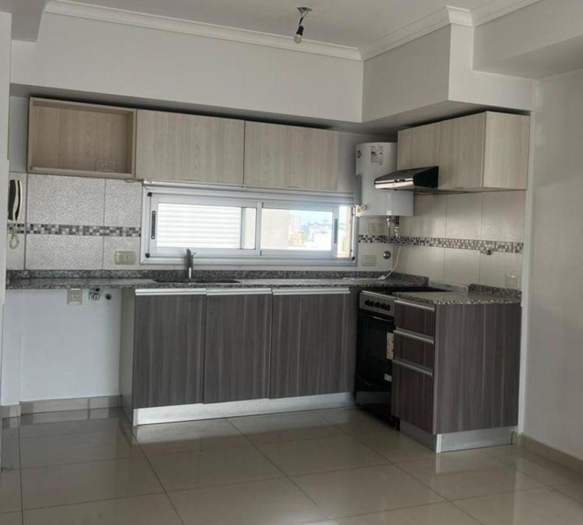 Foto de Departamento tres ambientes al contrafrente con terraza, en 10mo piso, imagen 2