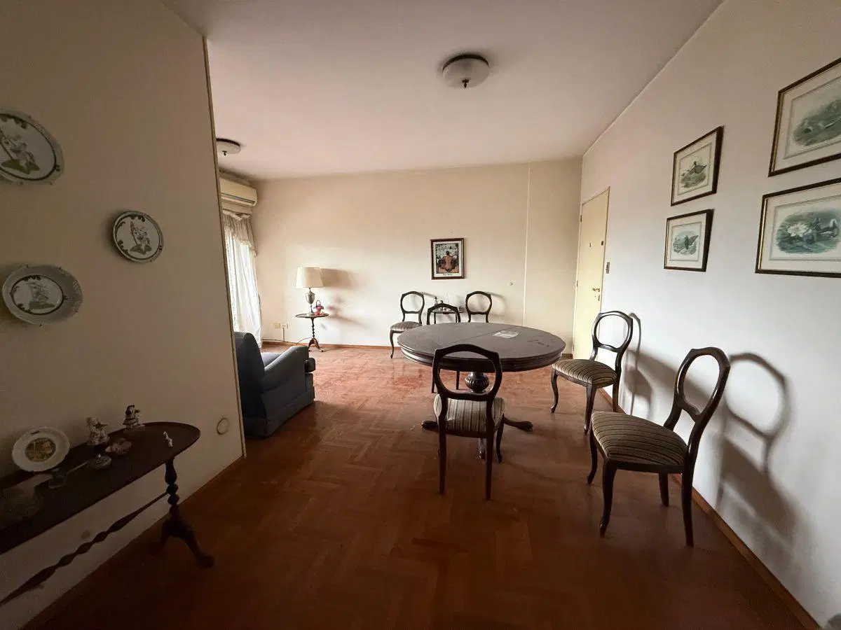 Venta Departamento 4 Ambientes de 72m2 con balcón en Villa Real 3