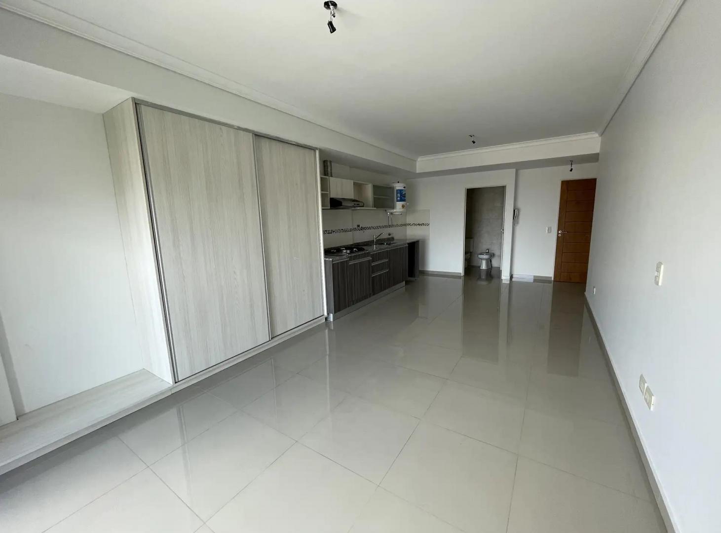 Foto de Departamento en alquiler en Monte Castro, imagen 3