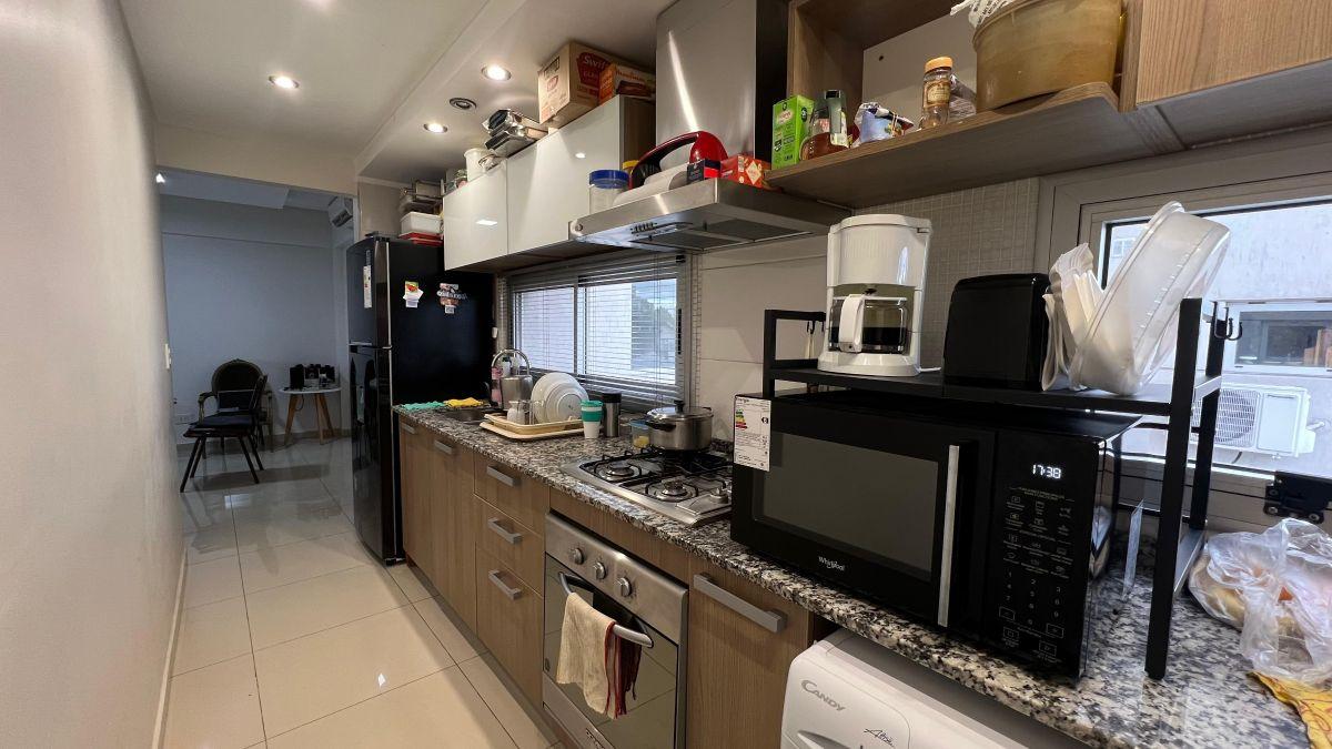 Foto de Departamento tres ambientes c/frente con cochera cubierta en Barrio Naón, imagen 4