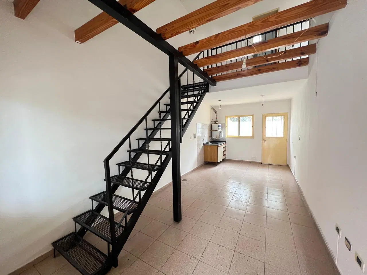 ALQUILO DEPARTAMENTO BARRIO LOS PLATANOS - 1 DORMITORIO CON PATIO 1