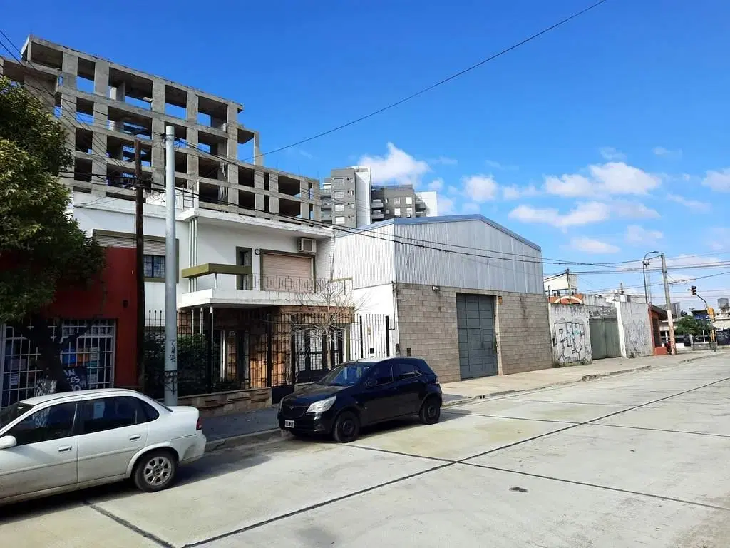ALQUILO COCHERA BARRIO OBSERVATORIO SOBRE CALLE MARIANO MORENO 2