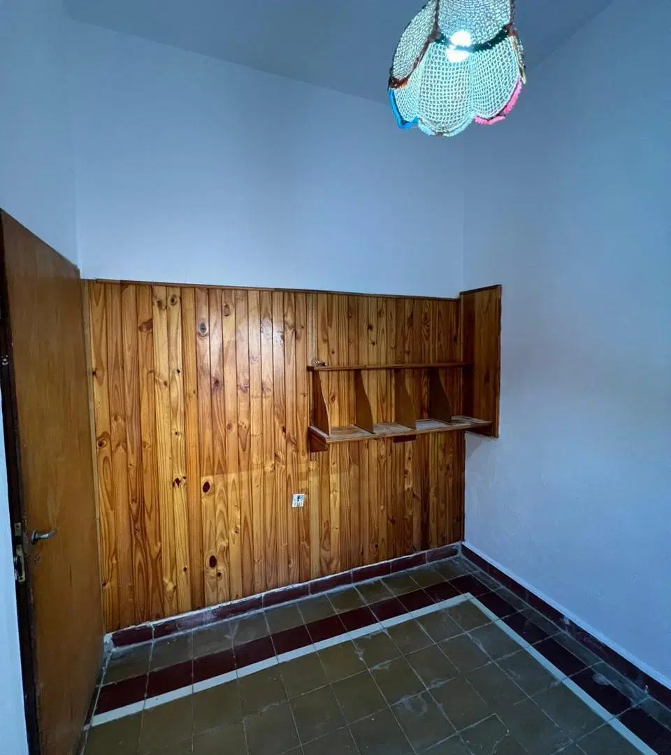 ALQUILO CASA - 3 DORMITORIOS CON PATIO BARRIO VILLA ADELA 3