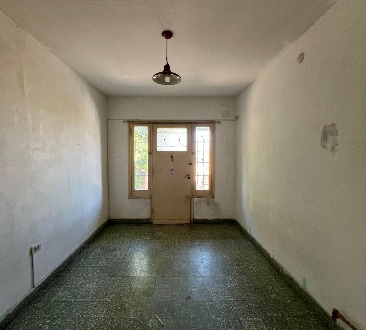 Foto de CASA EN VENTA BARRIO GUEMES CORDOBA CAPITAL -A RECICLAR., imagen 3