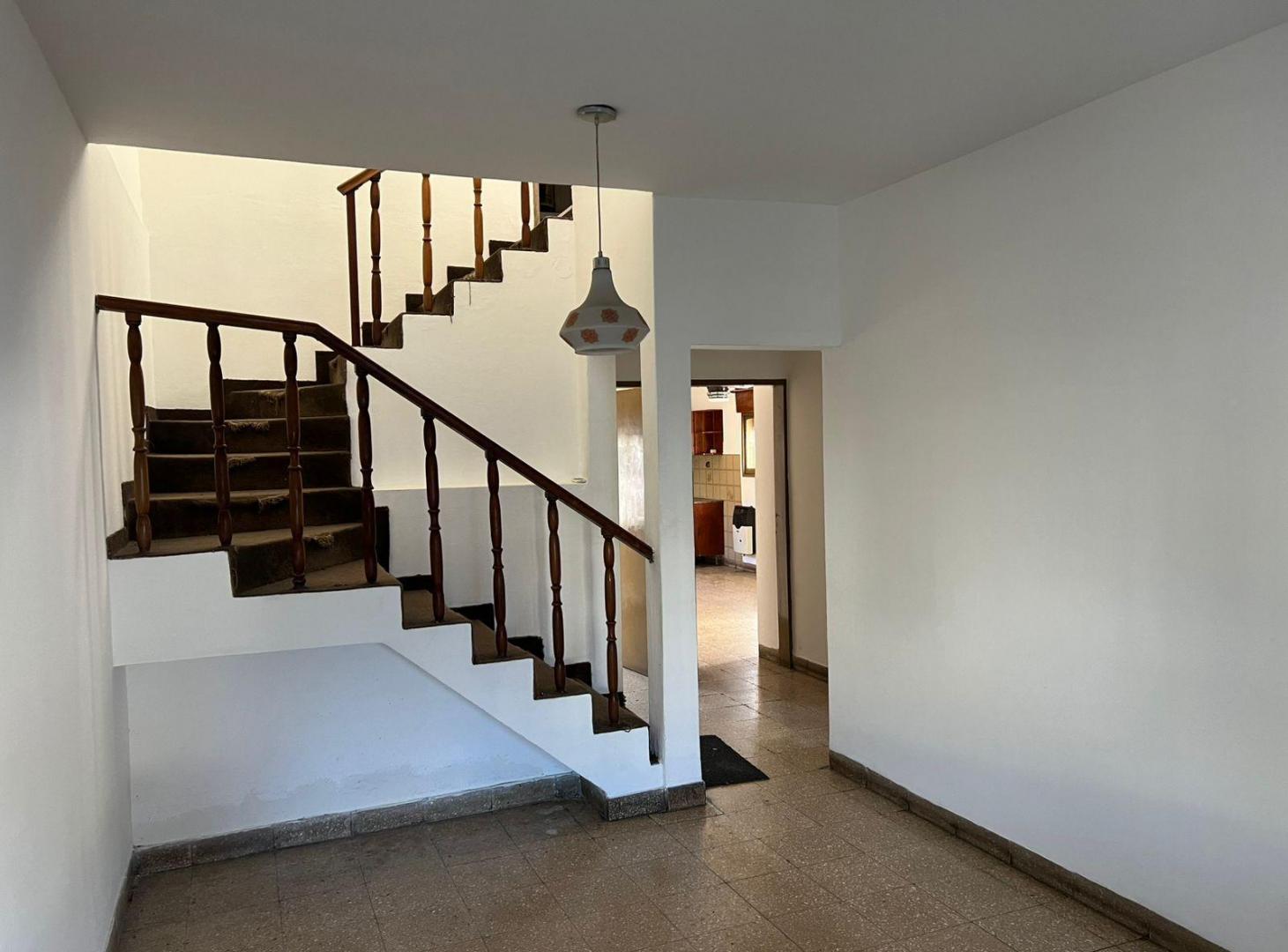 Foto de CASA EN VENTA BARRIO ALTO ALBERDI CON COCHERA- APTA CREDITO - AMPLIA Y, imagen 4