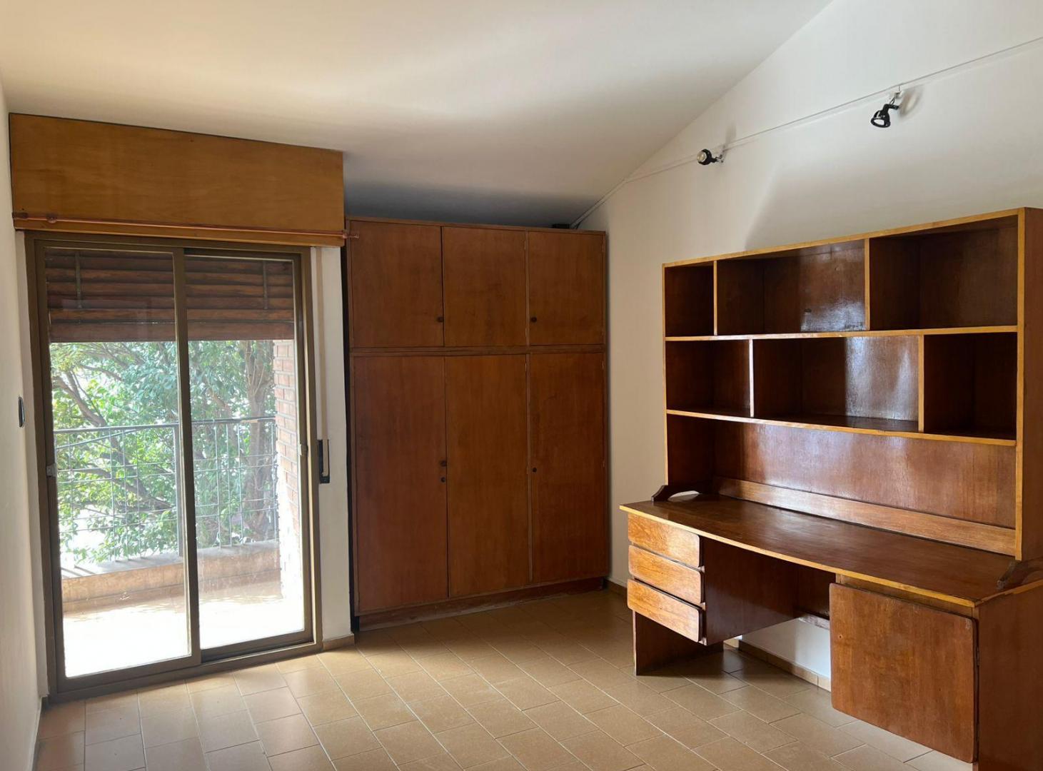 Foto de CASA EN VENTA BARRIO ALTO ALBERDI CON COCHERA- APTA CREDITO - AMPLIA Y, imagen 5
