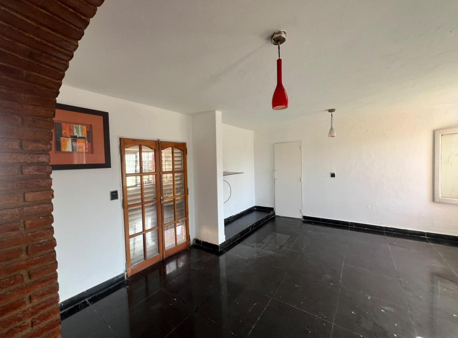 Foto de CASA EN VENTA 2 DORMITORIOS BARRIO MATIENZO CON PILETA, imagen 1