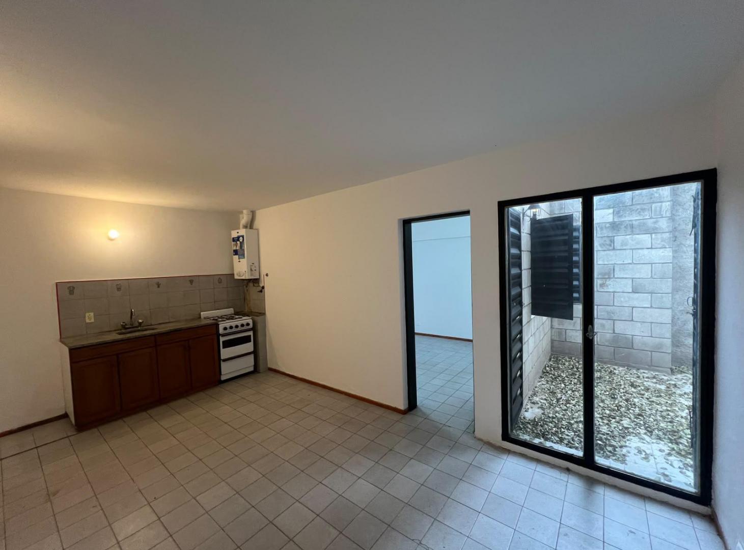 Foto de ALQUILO DEPARTAMENTO 1 DORMITORIO CON PATIO BARRIO PASO DE LOS ANDES, imagen 3