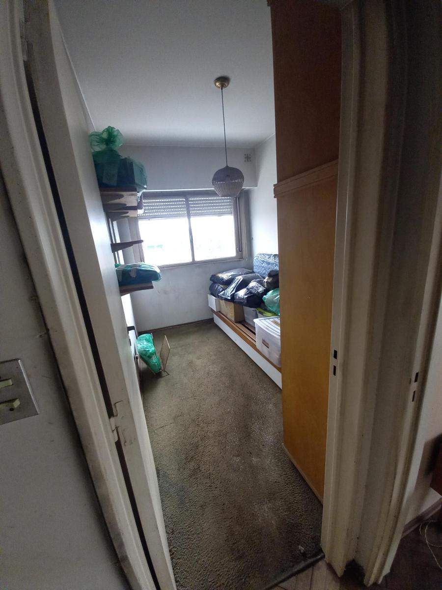 Foto de Departamento de 3 ambientes con amplio balcón a reciclar., imagen 5