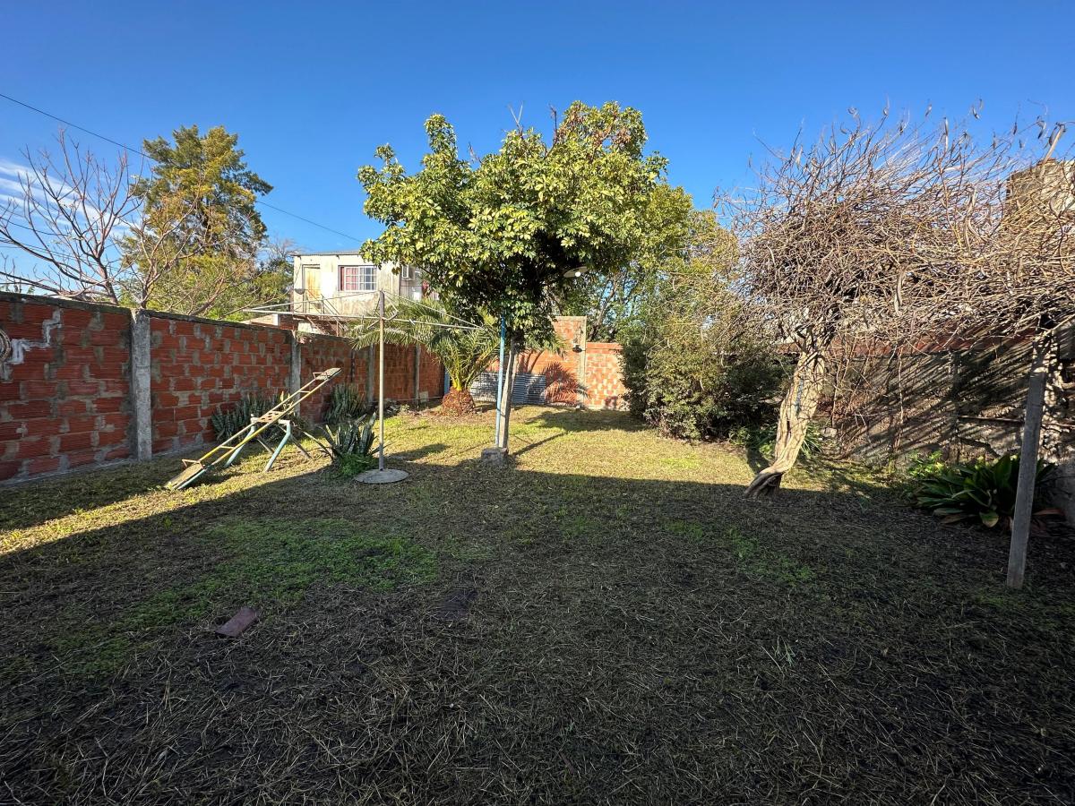 Venta Casa 3 Amb con Amplio Jardin 5