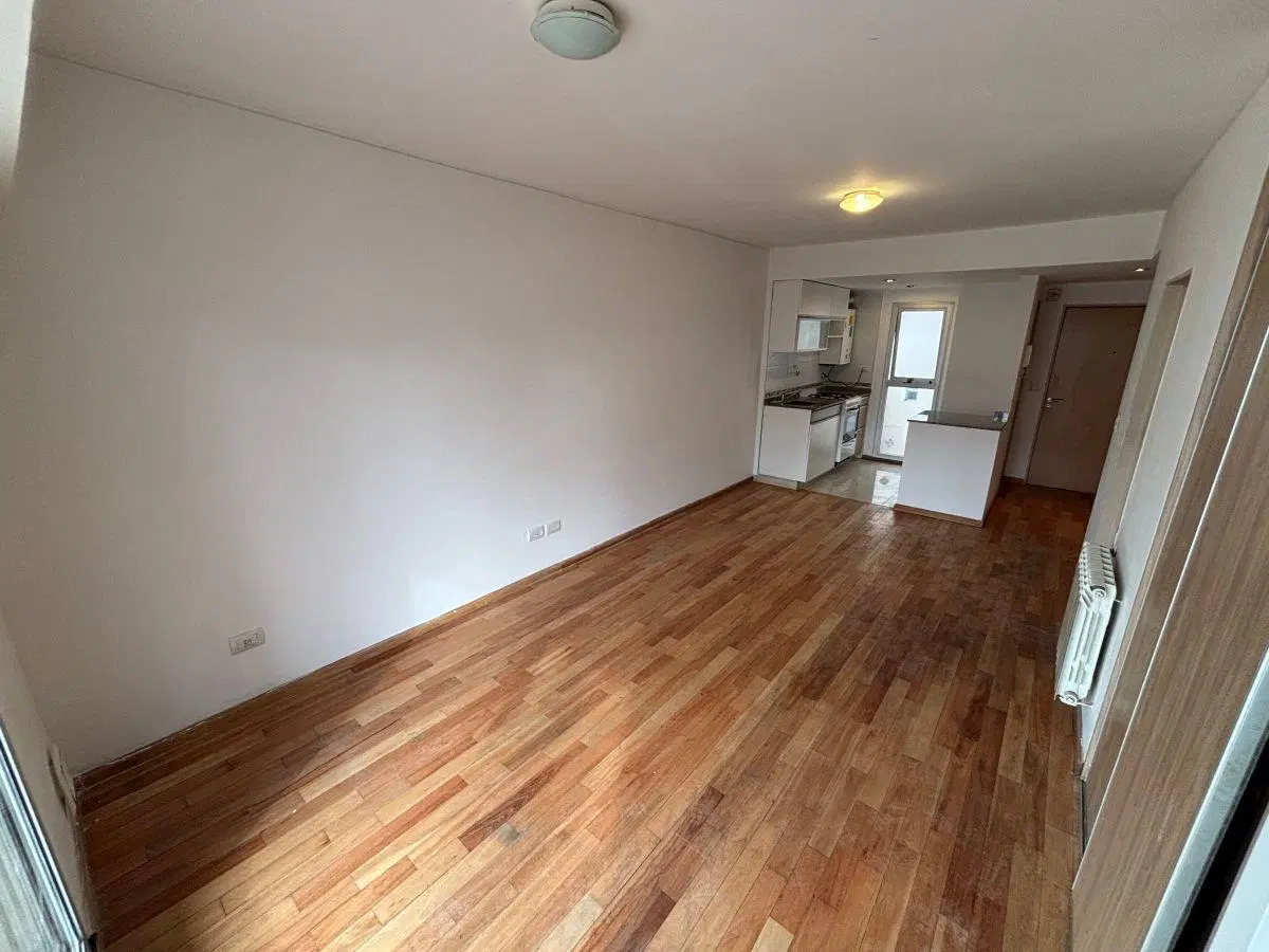 Monoambiente Con Balcon Apto profesional En Alquiler. 3