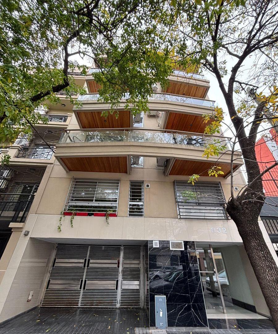 Monoambiente Con Balcon Apto profesional En Alquiler.