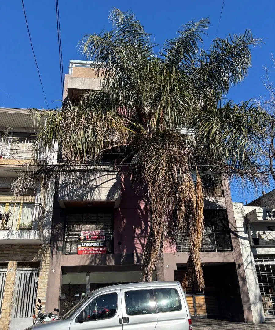 Departamento de 3 ambientes en alquiler con cochera y balcon terraza. 2