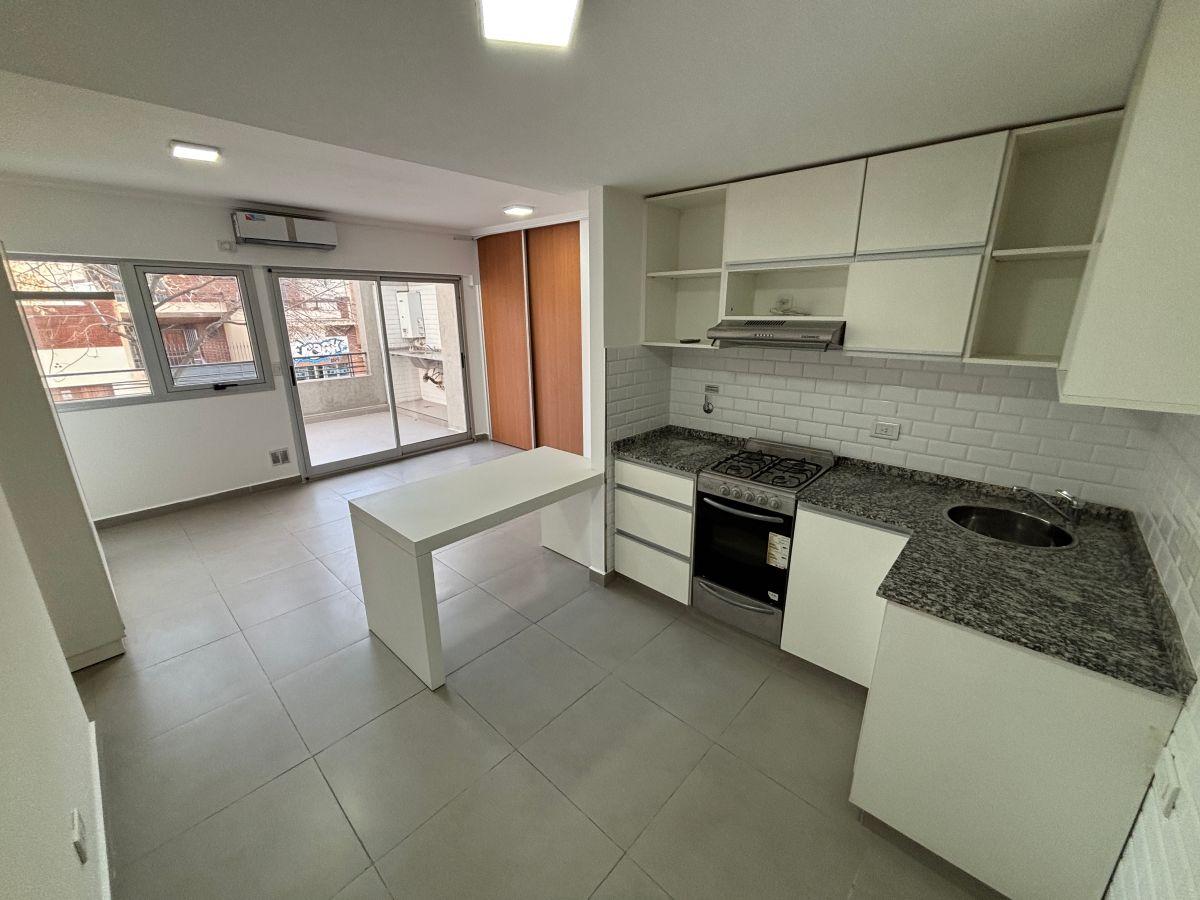 Foto de Monoambiente En Alquiler Con Balcon Terraza Y Cochera, imagen 1