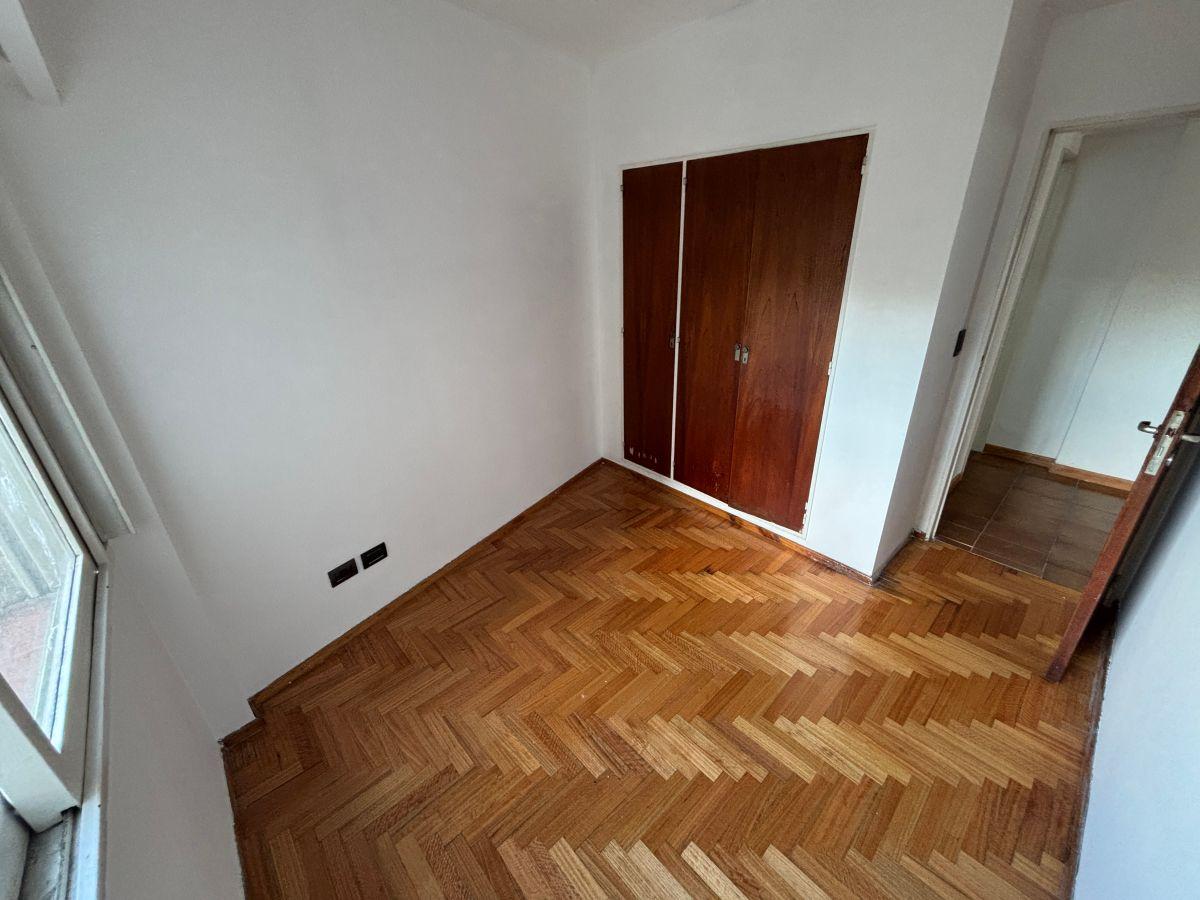 Foto de Departamento 3 Ambientes En Alquiler Con Espacio Guardacoches., imagen 3