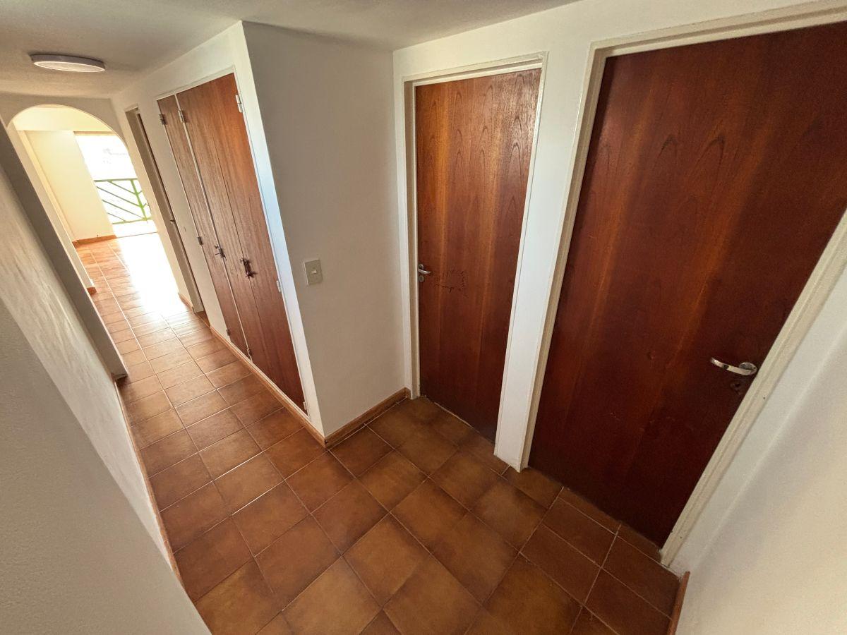 Foto de Departamento 3 Ambientes En Alquiler Con Espacio Guardacoches., imagen 2