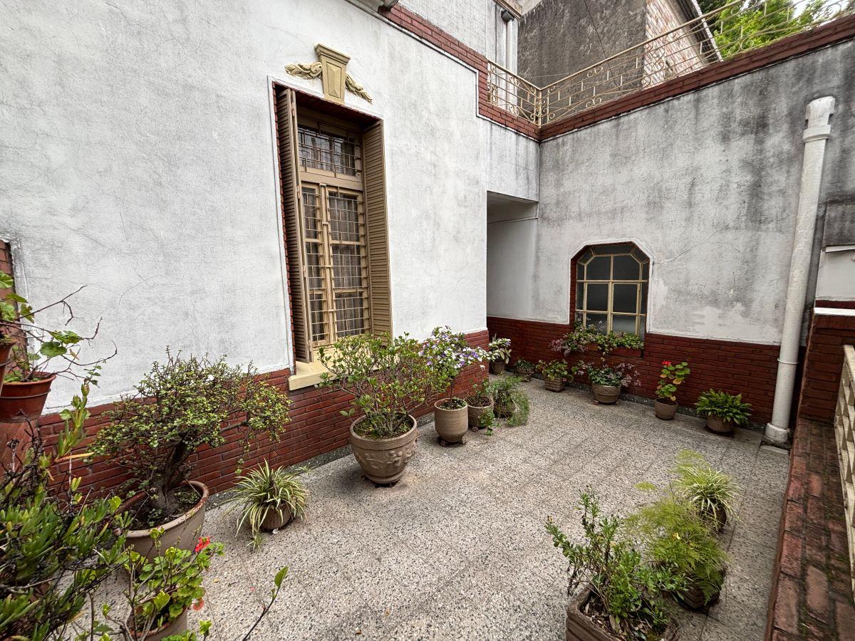 Foto de Venta Casa de 4 ambientes con cochera, imagen 4