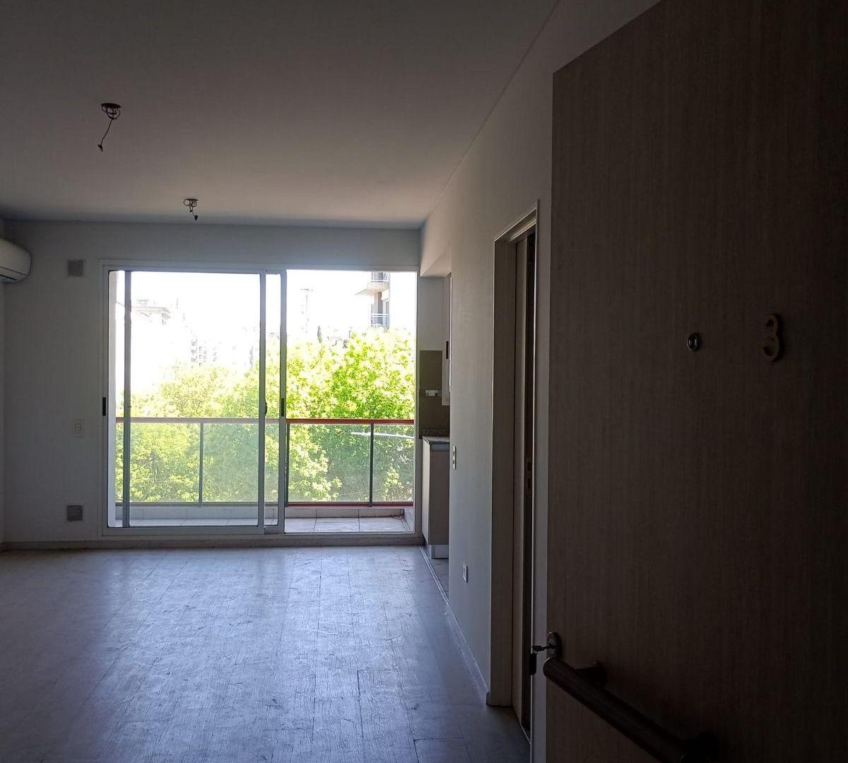 Foto de MONOAMBIENTE ZONA HOSPITAL ITALIANO CON PILETA Y PARRILLA, imagen 4