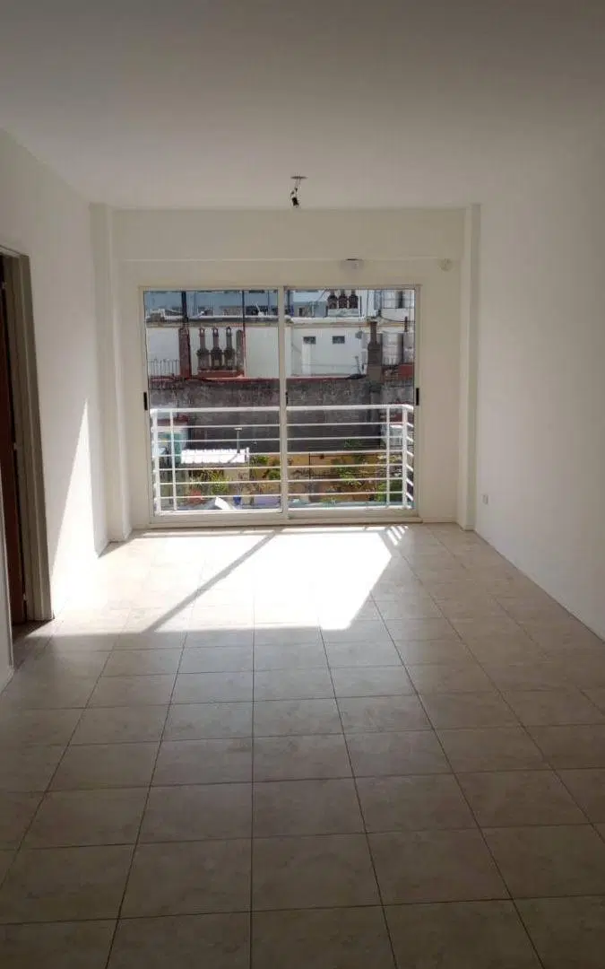 Departamento de 37 m2 en alquiler con recibos de sueldo en Monserrat 3