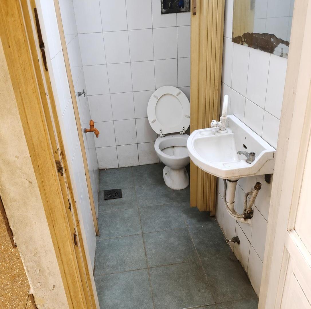 Foto de PARQUE CHACABUCO -AV. EVA PERON AL 2081 - LOCAL DE 38 MTS APROX., imagen 3