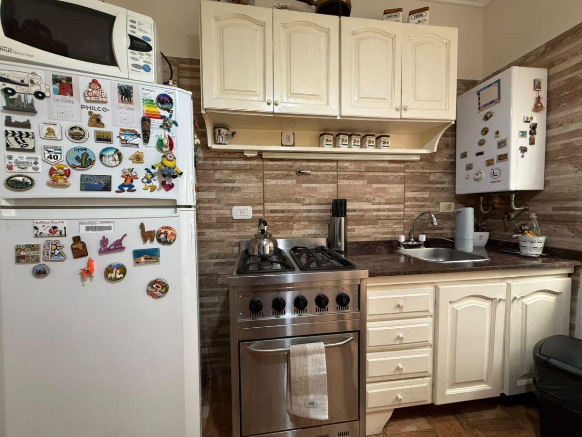 Foto de TRÍPLEX 4 AMBIENTES CON GARAGE, PATIO Y SUITE – APTO CRÉDITO – PARQUE, imagen 2