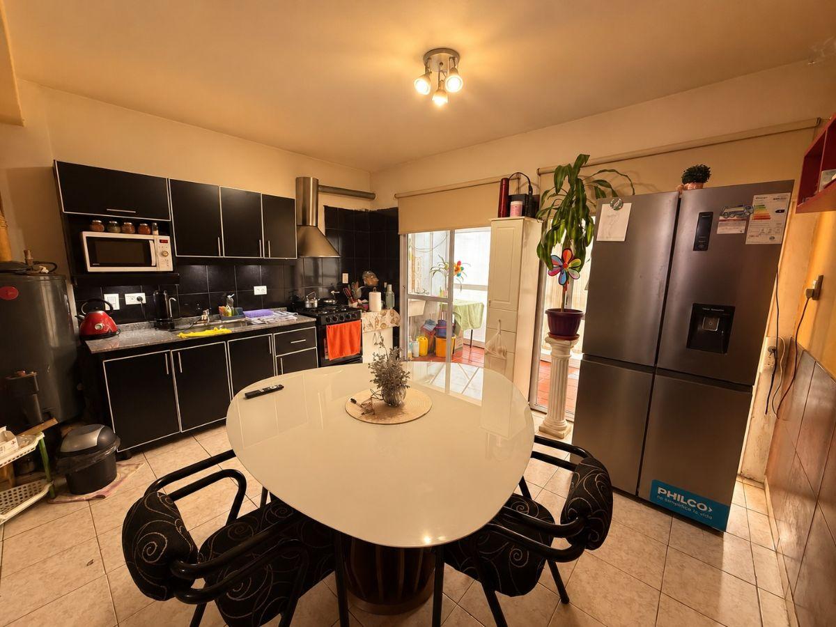 Foto de Dúplex 4 Ambientes con Patio y 148 m² Totales- Cochera descubierta, imagen 2