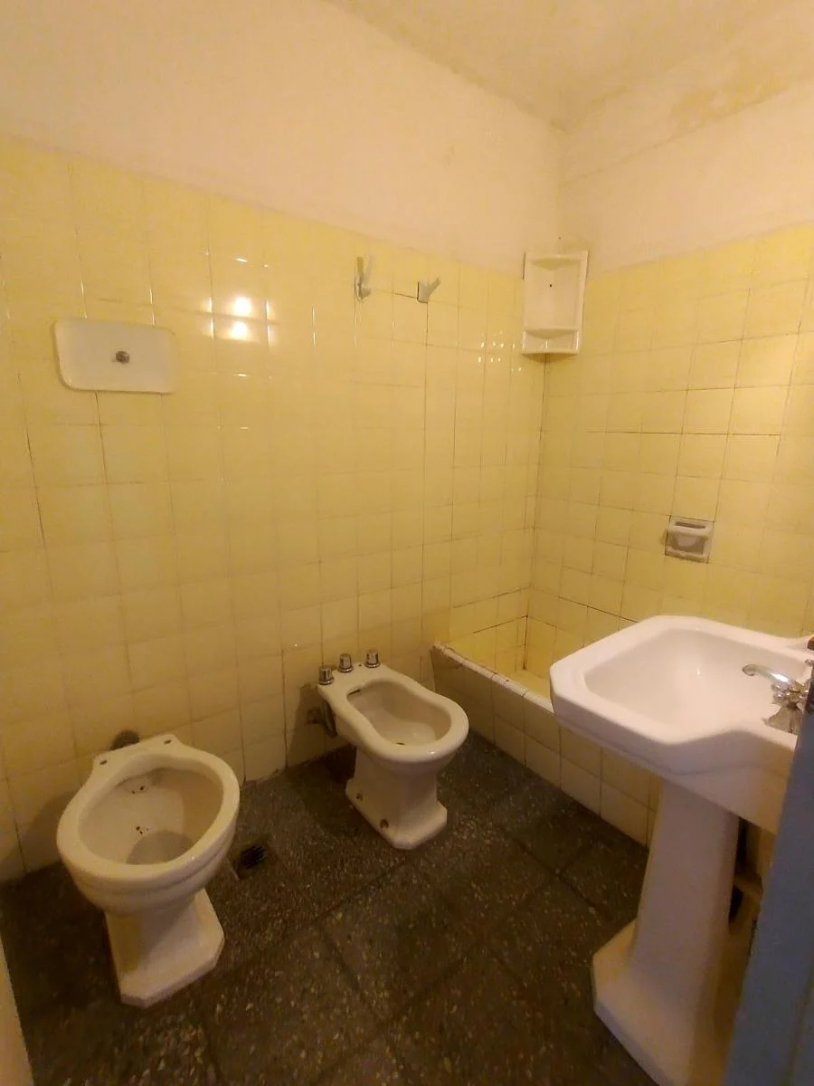 Depto 3 Amb, Piso 2 por Escalera, 50 Mtrs, Frente, Bajas Expensas 2