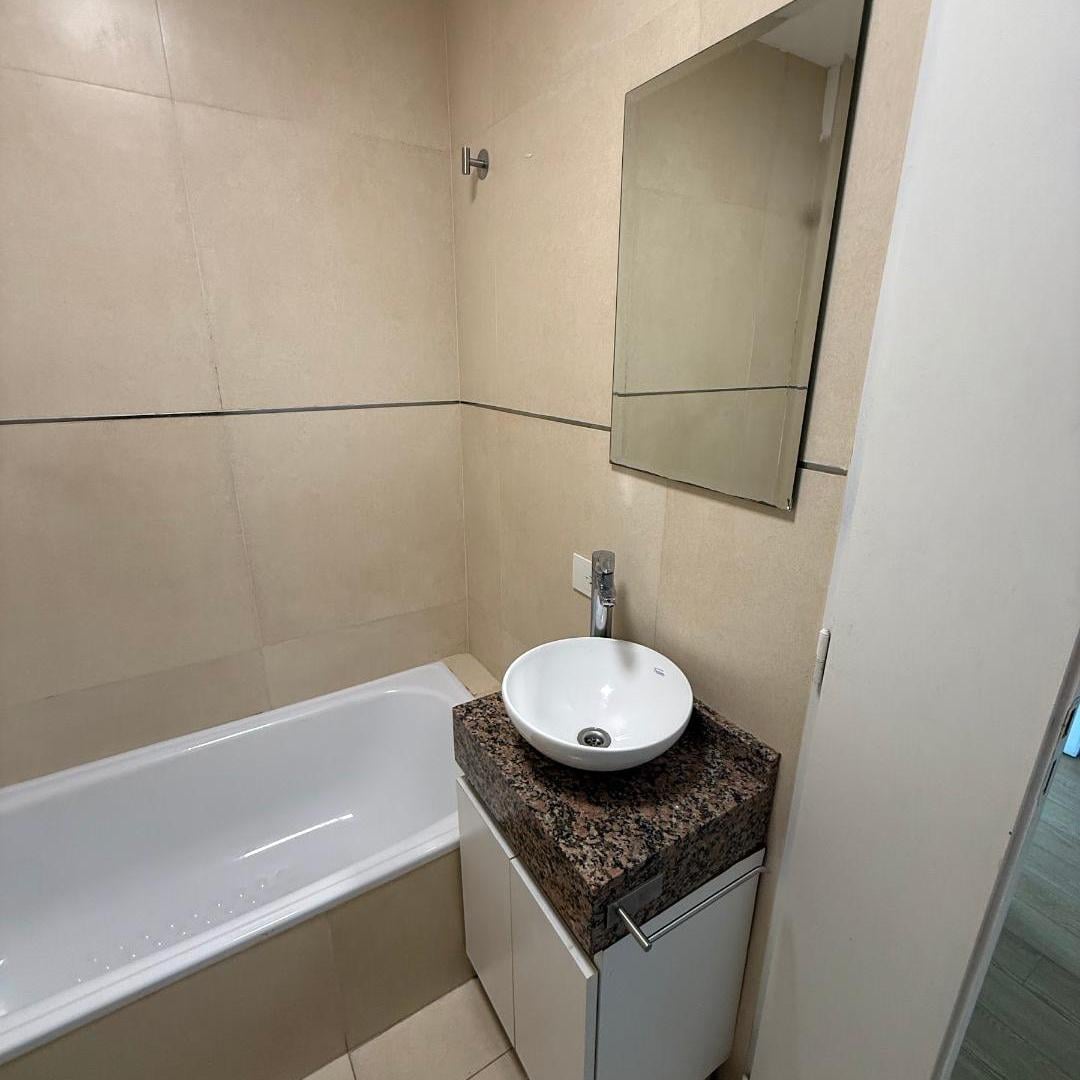 Foto de Departamento de 82 m² con 2 dormitorios,2 baños, patio y balcon en, imagen 3