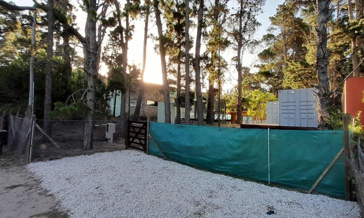 Complejo en Venta Mar Azul a 300 m de La Playa, Doble Terreno, 3 Casas con Pileta y Parrilla 4
